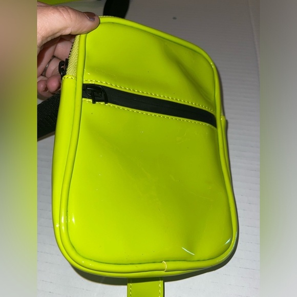 Fashion‎ nova lime green waist thigh bag - Picture 4 of 6